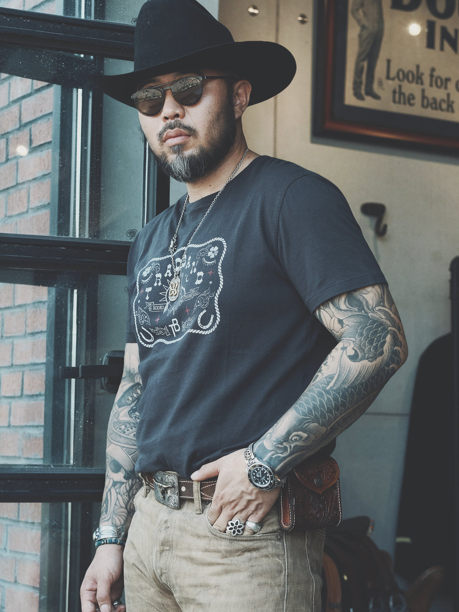 Distressed Vintage Cowboy Belt Buckle Graphic T-Shirt